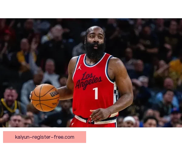 哈登关键时刻绝杀贡献19分带队六人上双收获连胜